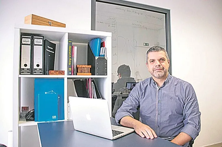 Imagem ilustrativa da imagem “É possível coibir ação de robôs”, diz especialista