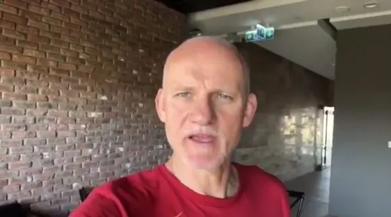 Imagem ilustrativa da imagem Goleiros são maiores prejudicados com parada do futebol, diz Taffarel