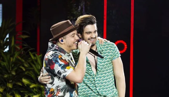 Imagem ilustrativa da imagem Safadão e Luan Santana juntos em live de São João