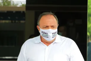 Imagem ilustrativa da imagem Pazuello prepara nova medida provisória para vacina