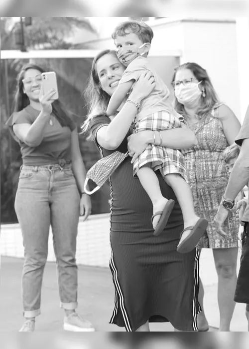 
          Imagem ilustrativa da imagem Grávida ganha chá de bebê em forma de carreata em Vitória. Veja vídeo
          