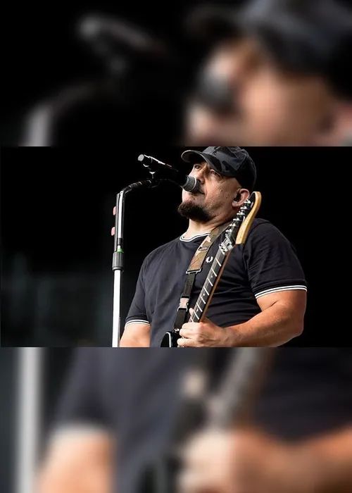 Imagem ilustrativa da imagem Digão, vocalista do Raimundos, se recupera da Covid e comemora