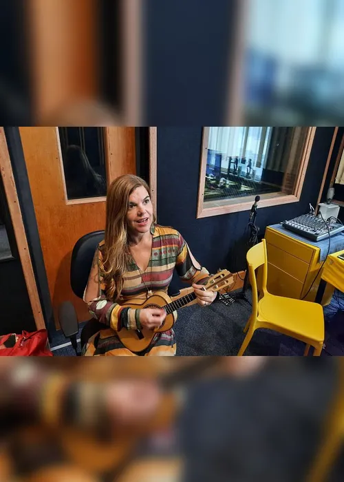 Imagem ilustrativa da imagem Júlia Almeida lança disco de samba nesta sexta-feira (5)