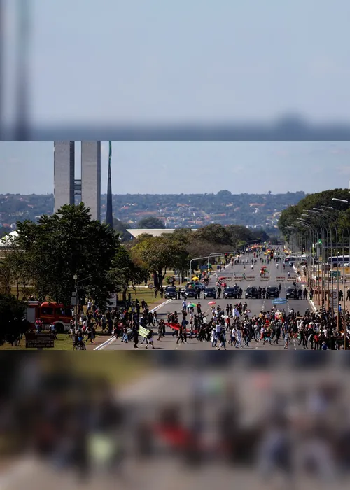Imagem ilustrativa da imagem Manifestações pró e contra governo são registradas neste domingo