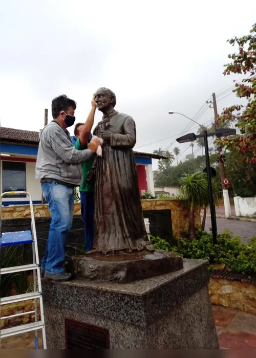 Imagem ilustrativa da imagem Monumento de São José de Anchieta pichado passa por limpeza