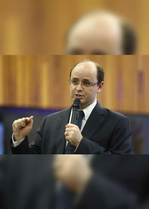 Imagem ilustrativa da imagem Secretário de Educação do governo Doria está com Covid-19