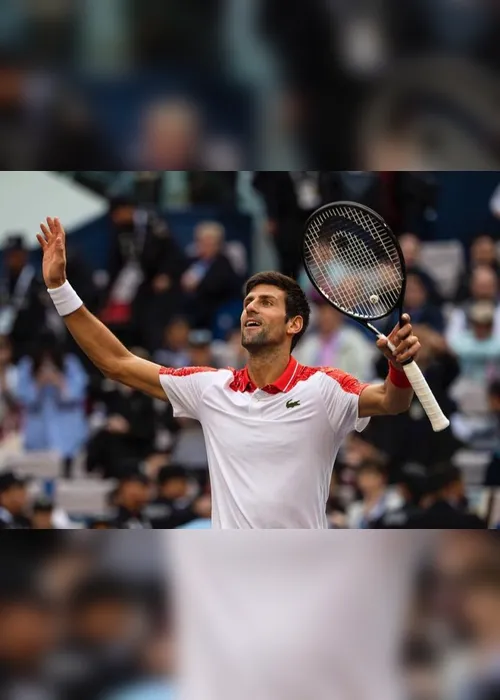 Imagem ilustrativa da imagem Governo da Sérvia defende Djokovic após polêmica sobre Covid-19