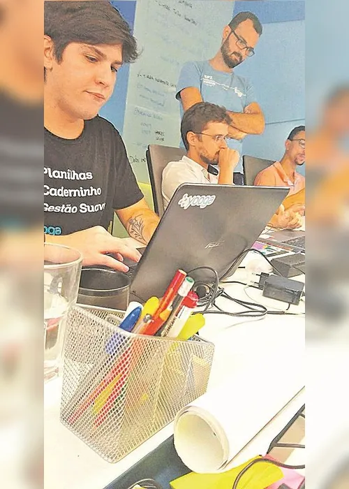 Imagem ilustrativa da imagem Como disputar vaga para trabalhar sem sair de casa