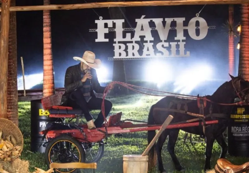 Flávio Brasil, na chegada de sua live