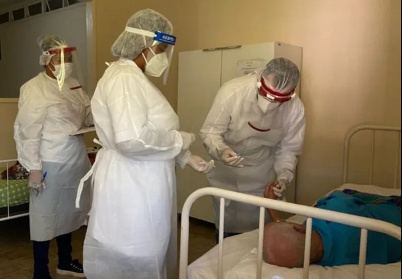 Equipes da Secretaria de Saúde de Aracruz fizeram testes para Covid-19 em instituições de longa permanência
