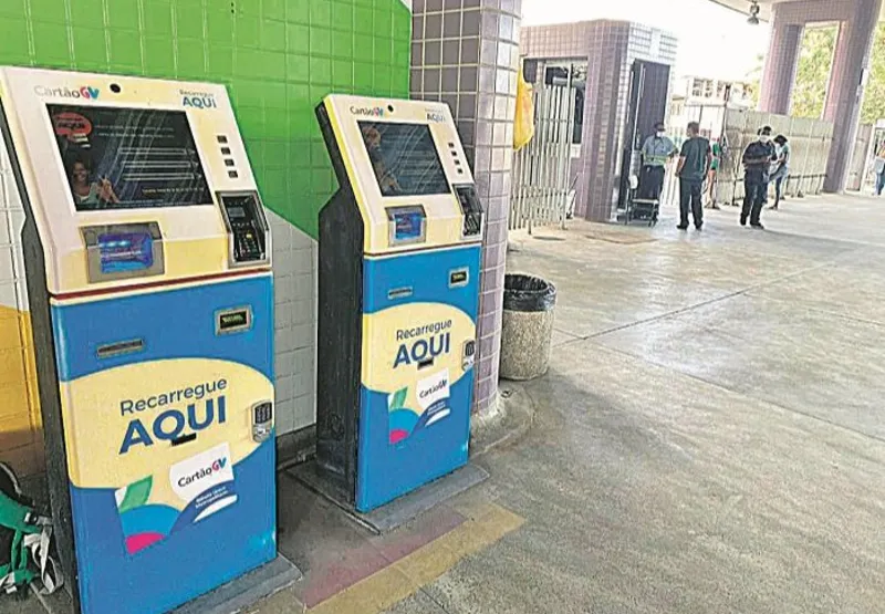 Máquinas que fazem a recarga do Cartão do Transcol instaladas no Terminal de Campo Grande, em Cariacica