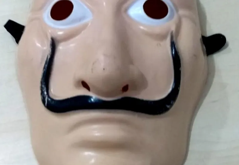 Máscara apreendida na Operação La Casa de Papel,