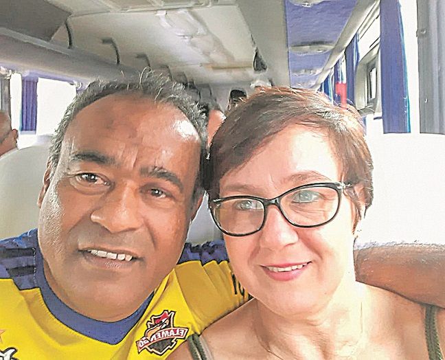 Alvimar e Regina começarama namorar depois de se conhecerem na linha 779 do Transcol. Em 2016, a história de amor do casal foi destaque em A Tribuna (Foto: Acervo de Família)
