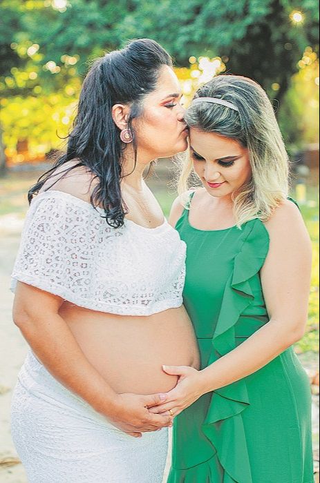 Patrícia e Karlla: espera pelo bebê (Foto: Scheila Nogueira)
