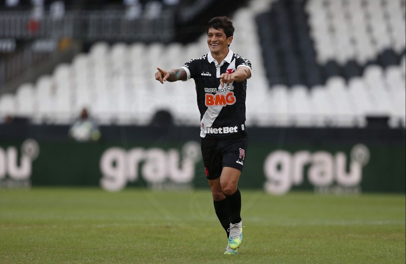 O atacante argentino Cano (Foto: Rafael Ribeiro/Vasco)