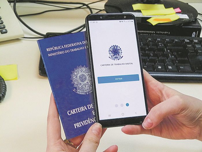 Carteira de trabalho: regra atual tem como objetivo coibir fraudes relacionadas ao seguro-desemprego e FGTS (Foto: Divulgação)