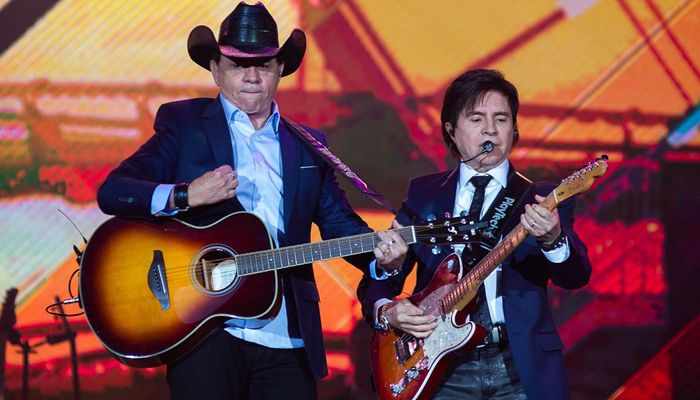 A dupla sertaneja Chitãozinho e Xororó comanda live na sexta-feira (Foto: DIvulgação)