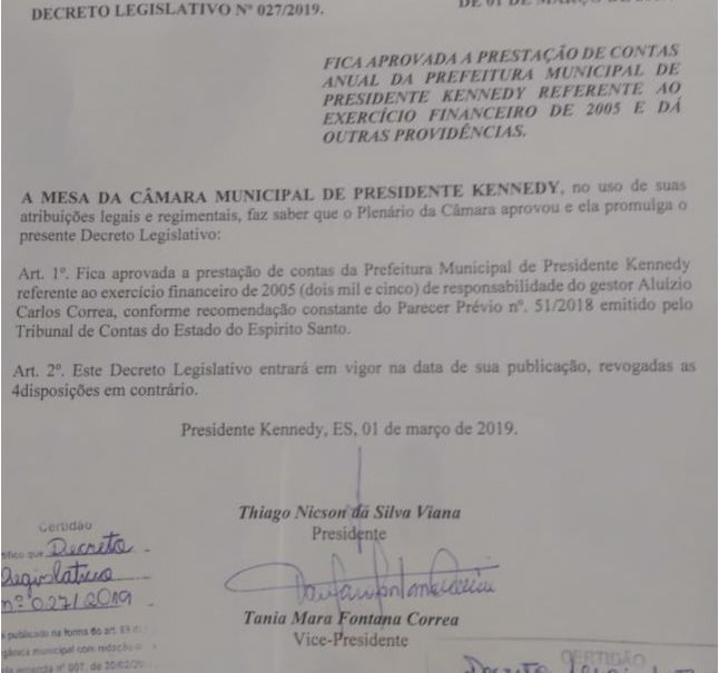 Decreto que aprova as contas de Aluízio Correa, ex-prefeito de Presidente Kennedy, traz a assinatura da mulher dele, a vereadora Tania Mara Fontana Correa (Foto: Divulgação)