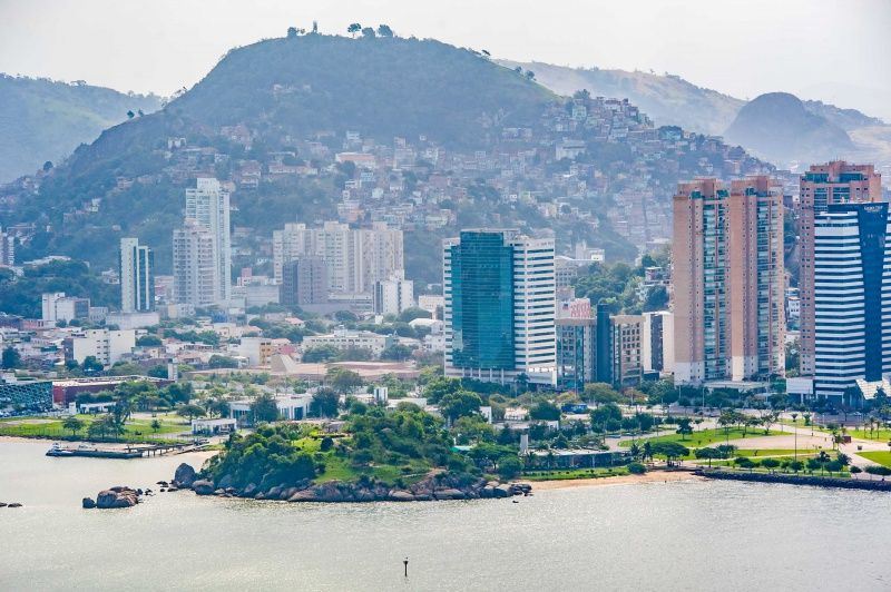 A Enseada do Suá lidera o ranking com 74 casos e uma taxa de 627,65. (Foto: Leonardo Silveira/PMV)
