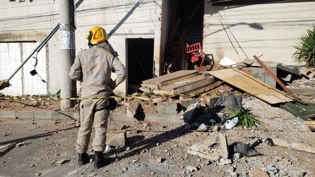 O Corpo de Bombeiros e o Samu foram acionados para atender a ocorrência. (Foto: Suzy Faria/TV Tribuna)