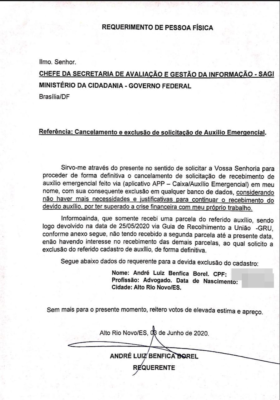 Um dos ofícios enviados por André solicitando o cancelamento do auxílio (Foto: Acervo pessoal)