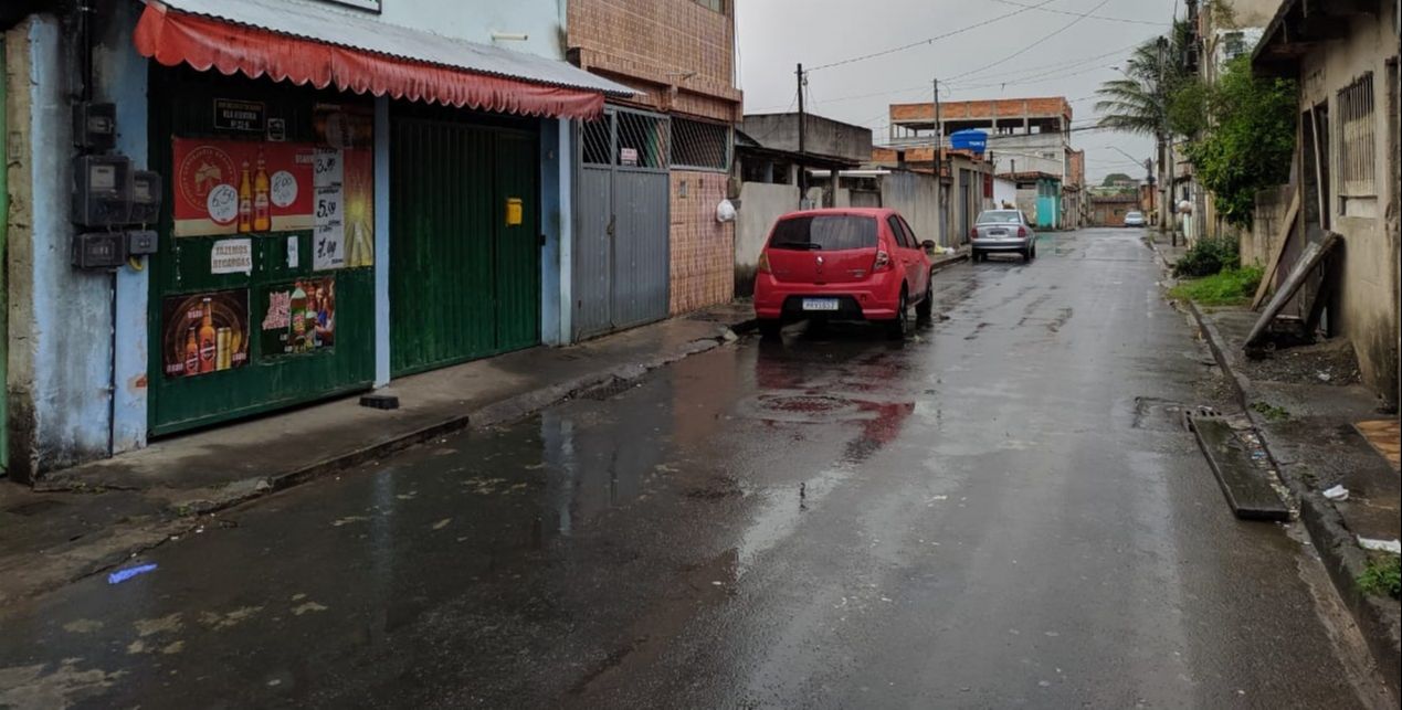 Testemunhas contaram que suspeitos em um carro estariam seguindo o instrutor pelo bairro (Foto: Júlia Afonso)