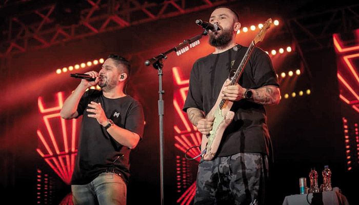 Os goianos comemoram os 15 anos de trajetória da dupla em live (Foto: Divulgação/Facebook)