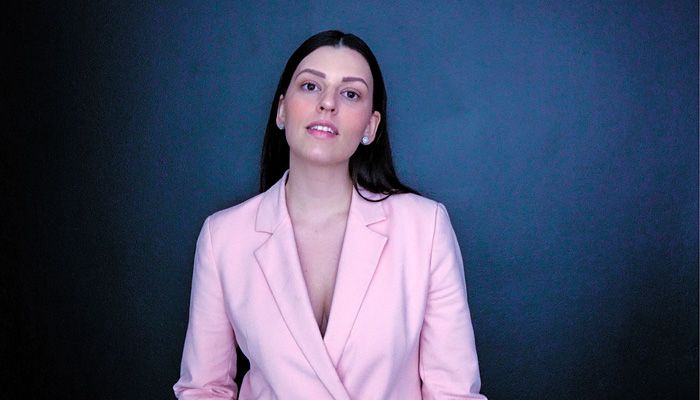 Julia: “Me considero criativa e adoro testar novos formatos” (Foto: Divulgação/Fernanda Sabino)