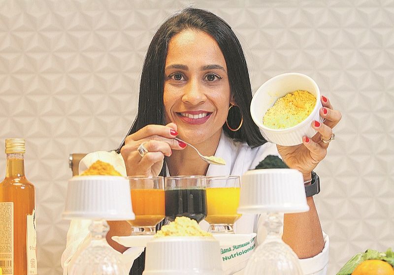 Nutricionista Juliana Tinelli: os shots têm ação anti-inflamatória, aumentam a imunidade e dão mais energia. (Foto: Beto Morais/AT)