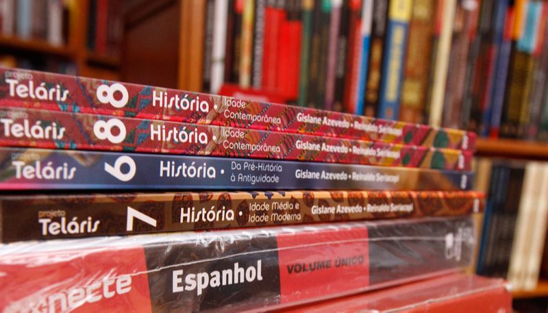 Fundo é responsável pela compra dos livros didáticos (Foto: Thiago Coutinho / Arquivo AT)