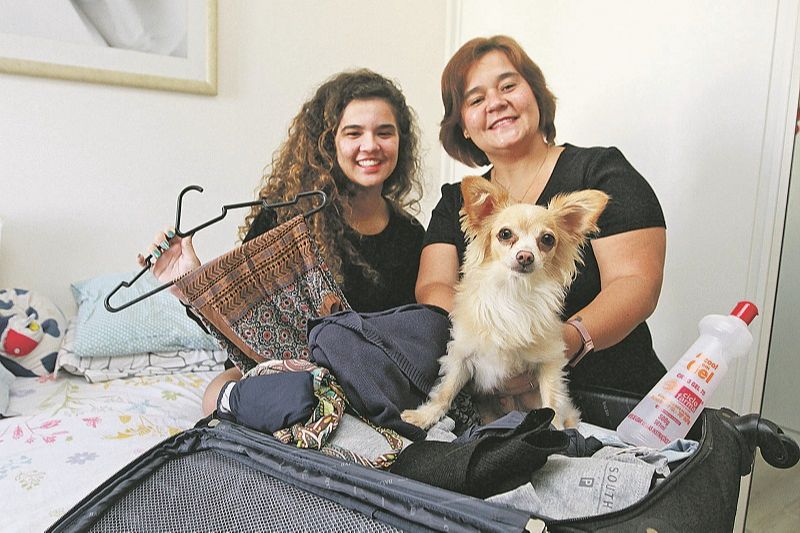 Luciana Antunes e a filha Júlia vão viajar para o Rio de Janeiro. (Foto: Kadidja Fernandes/AT)