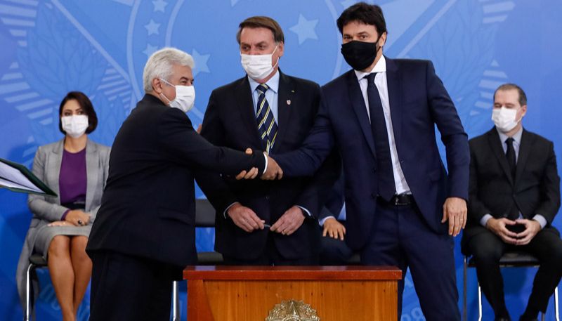 O Ministro Marcos Pontes, Jair Bolsonaro e Fábio Faria (Foto: Alan Santos / PR)
