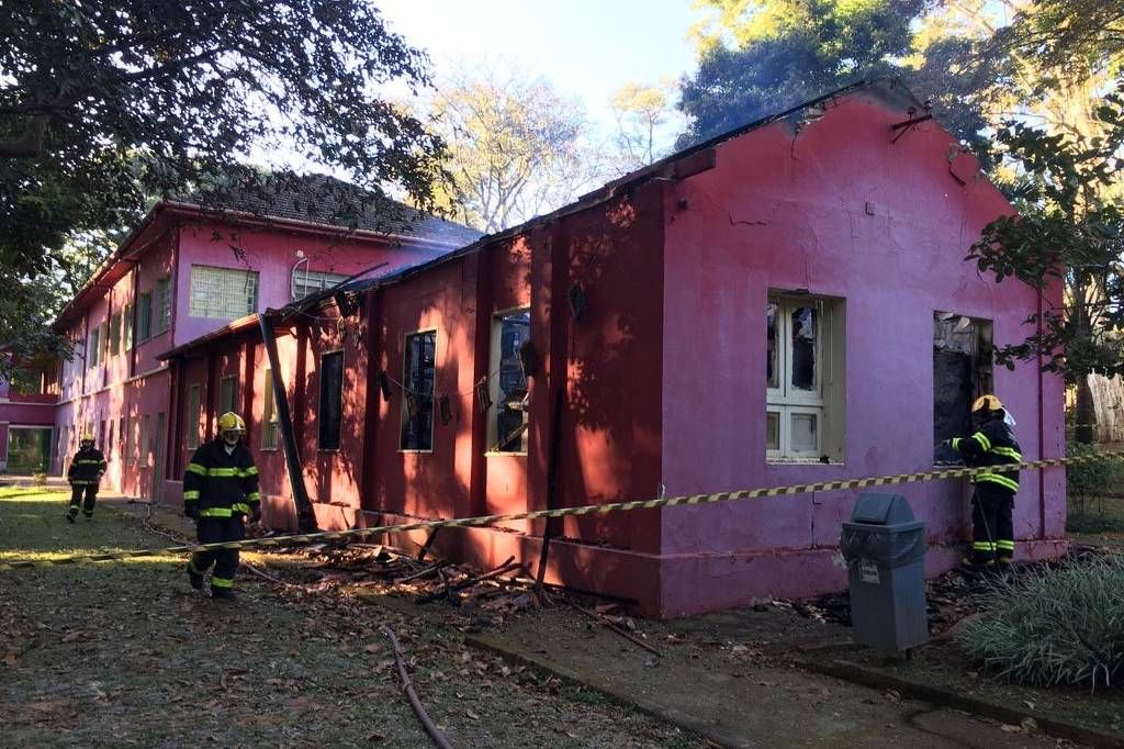 Incêndio atinge parte do acervo do Museu (Foto: Divulgação / CBMMG)