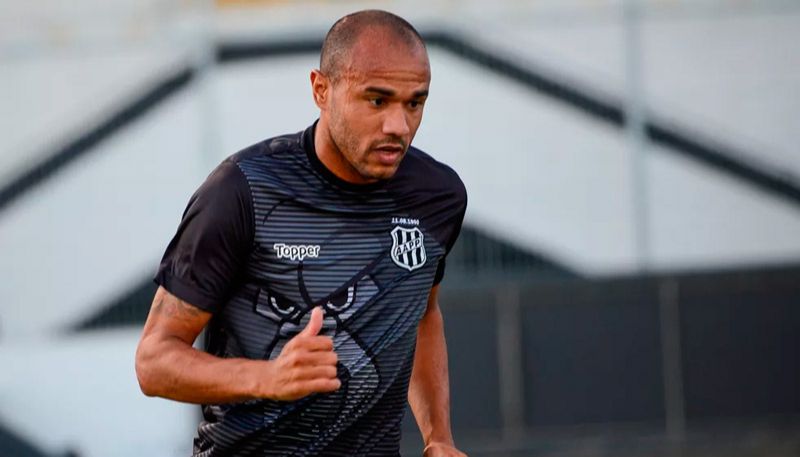 Roger, atacante da Ponte Preta (Foto: Álvaro Júnior / Ponte Preta)