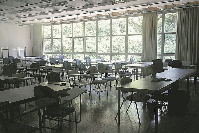 Sala de aula vazia: pandemia do novo coronavírus (Foto: Arquivo/AT)