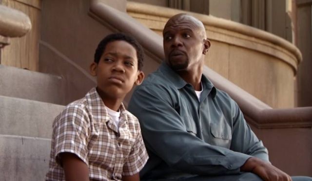 Tyler James Williams (Chris) e Terry Crews (Julius) na série 'Todo Mundo Odeia o Chris' (Foto: Reprodução / Youtube)