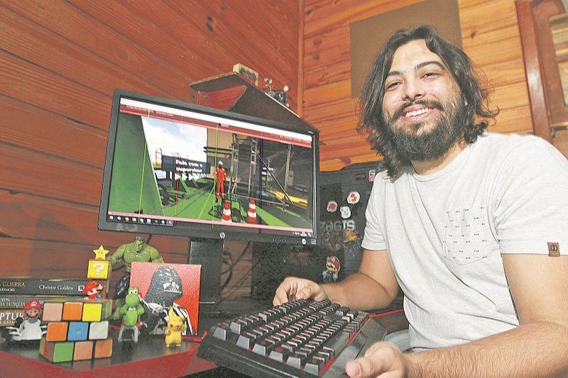 Estudante do curso de Jogos Digitais da Faesa, Lucas Rios (Foto: Kadidja Fernandes/ AT)