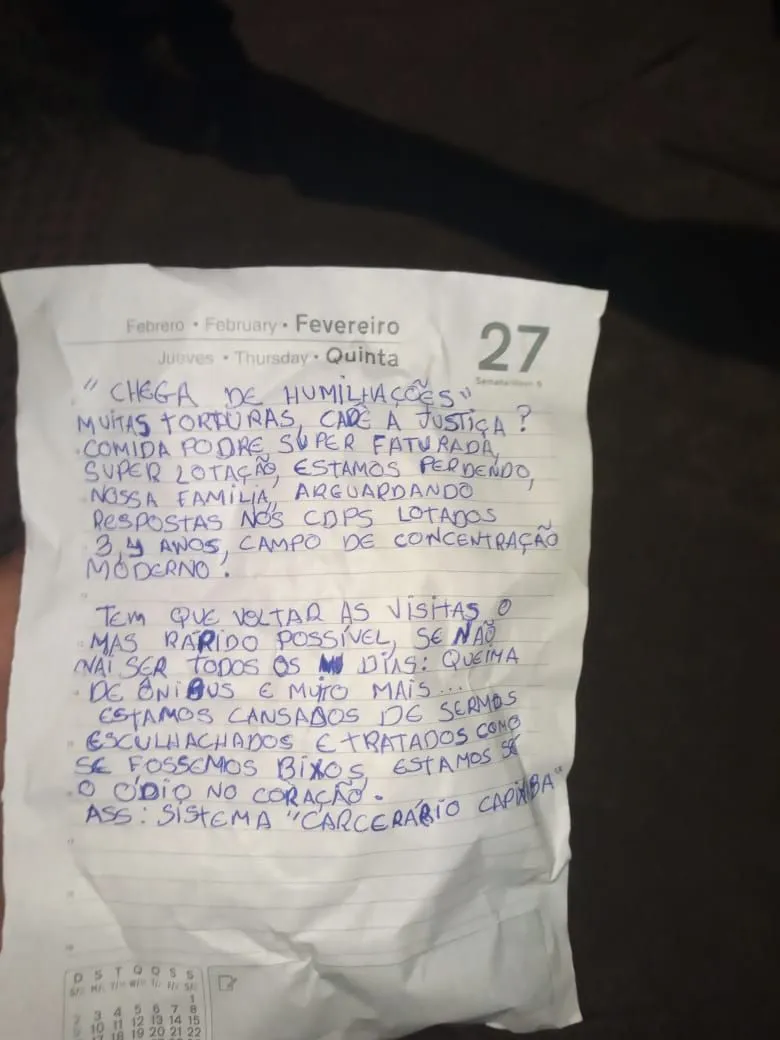 Imagem ilustrativa da imagem Criminosos fortemente armados incendeiam ônibus em Cariacica