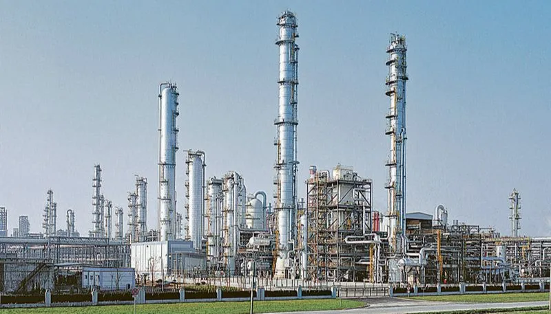 Refinaria de petróleo: projetos têm como objetivo produzir combustíveis e lubrificantes