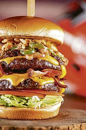 Imagem ilustrativa da imagem Os pratos, porções e lanches campeões do delivery