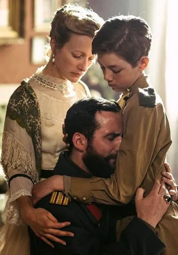 Imagem ilustrativa da imagem Poder, romance e mistério em séries da realeza