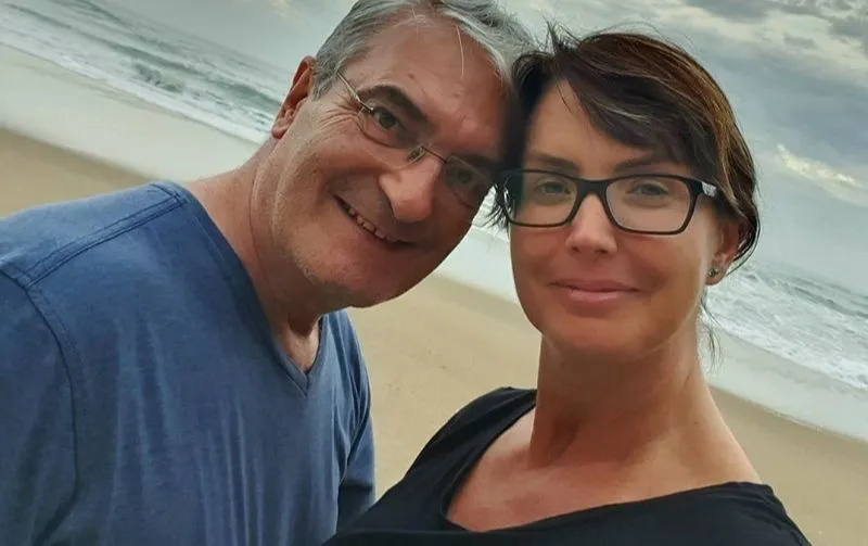 Imagem ilustrativa da imagem Marido de Alessandra Scatena, Rogério Gherbali morre por Covid-19