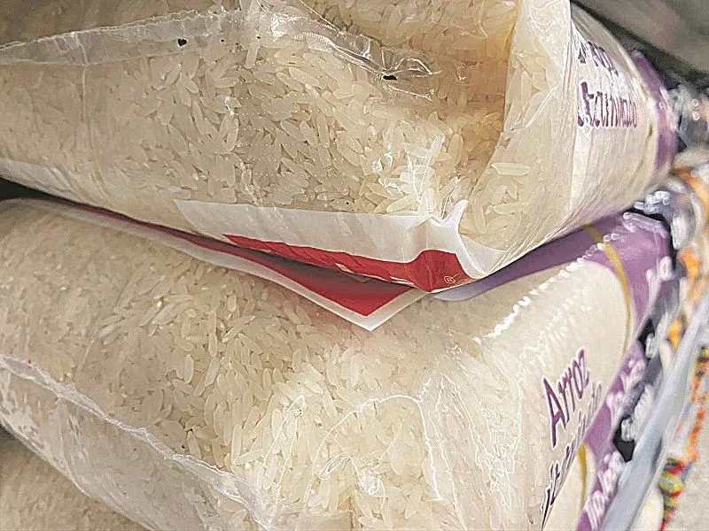 Imagem ilustrativa da imagem Bolsonaro apela a comerciantes para conterem preço do arroz