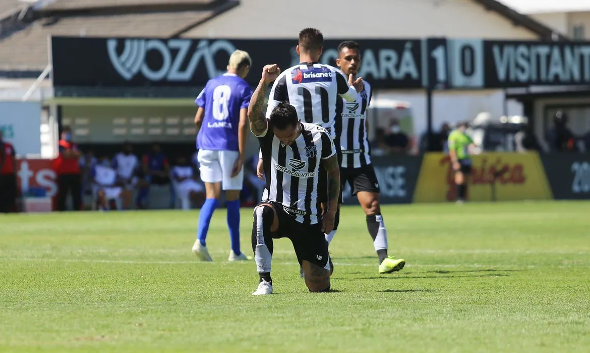 Imagem ilustrativa da imagem Ceará goleia Barbalha na volta do futebol no Nordeste