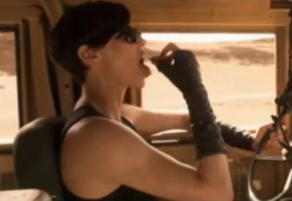 Imagem ilustrativa da imagem Charlize Theron volta à ação em novo filme "The Old Guard"