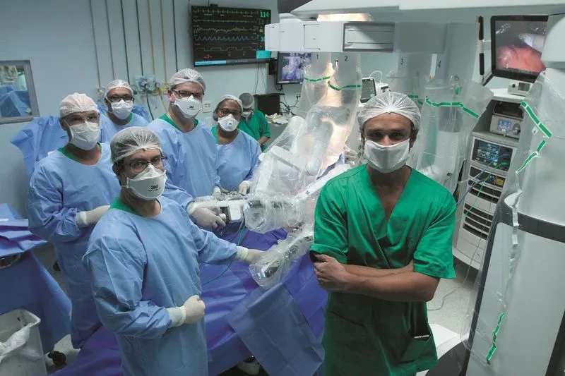 Imagem ilustrativa da imagem Cirurgia bariátrica é feita com robô pela primeira vez no Estado
