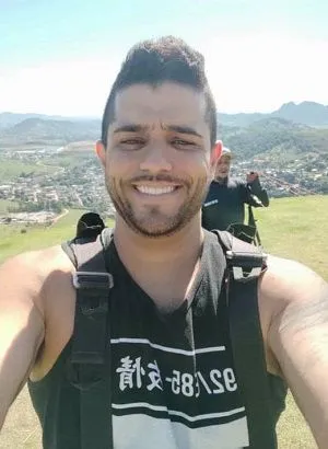Imagem ilustrativa da imagem Nas redes sociais, amigos prestam homenagem a empresário morto em acidente com parapente