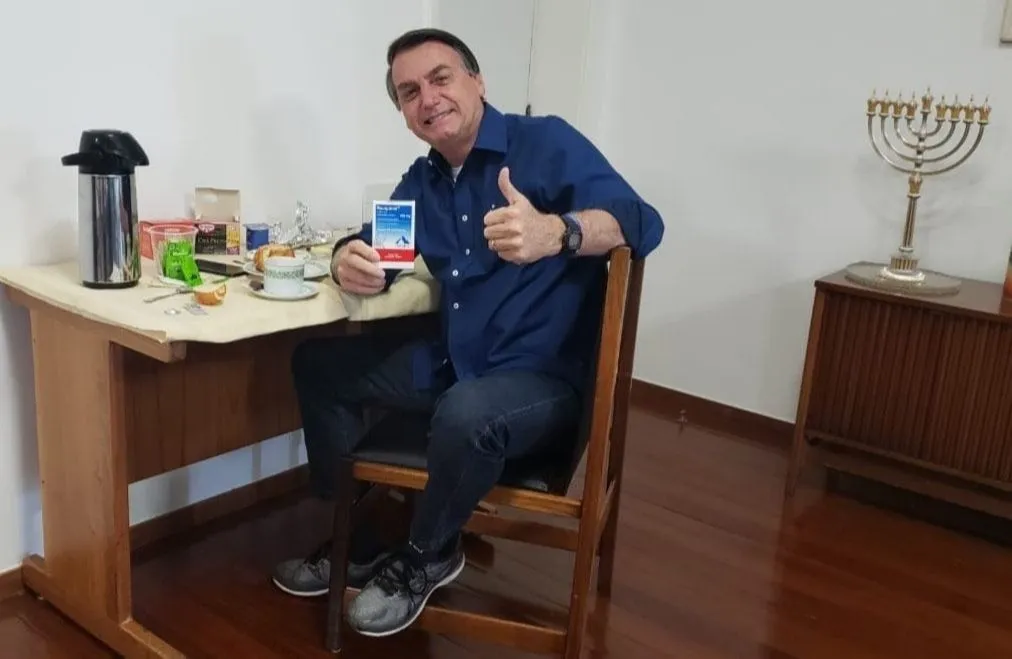 Imagem ilustrativa da imagem Bolsonaro revela que está doente, cinco dias após testar negativo para Covid-19