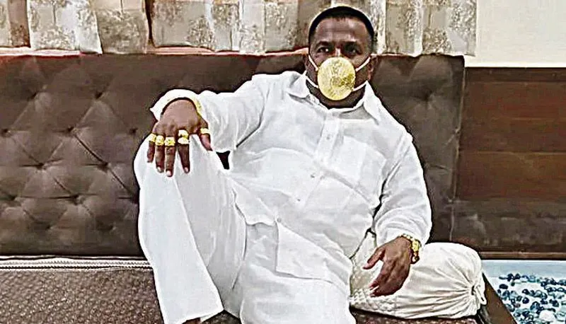 Imagem ilustrativa da imagem Máscara de ouro de R$ 21,4 mil para evitar o coronavírus
