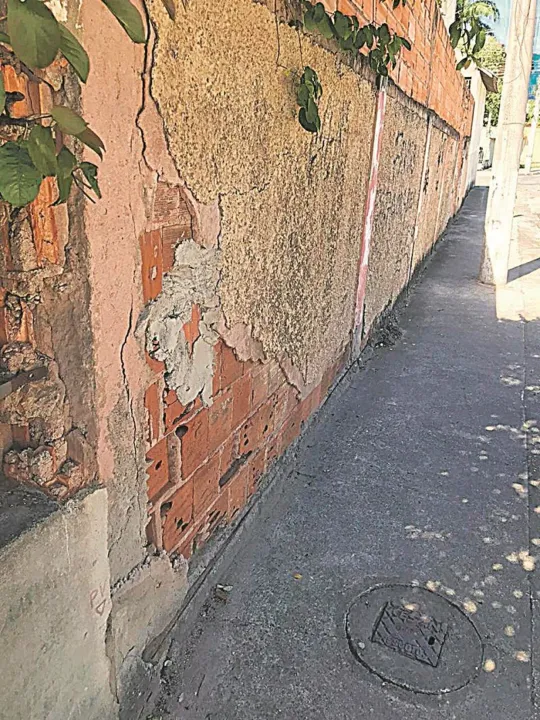 Imagem ilustrativa da imagem Muro perigoso